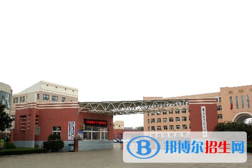 青島高新職業(yè)學(xué)校2022年報(bào)名條件、招生對(duì)象