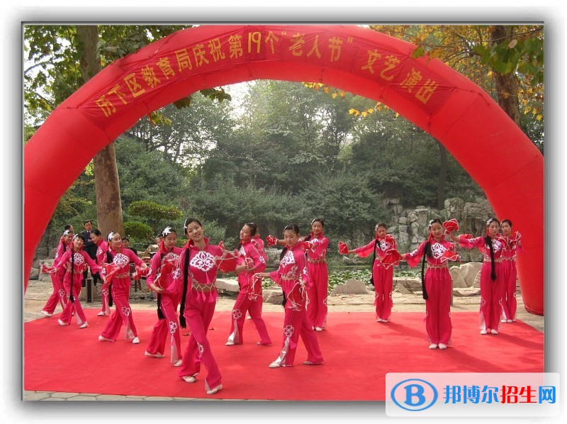 濟(jì)南商貿(mào)學(xué)校2018年報(bào)名條件、招生對象