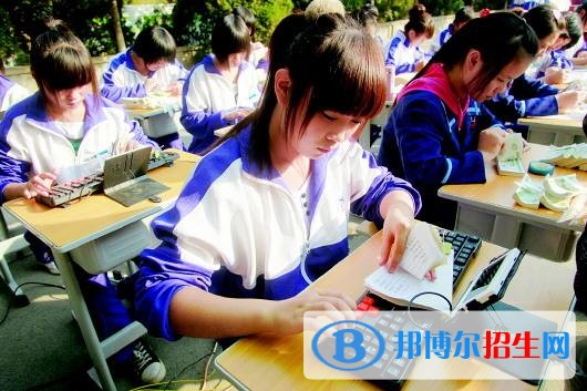 濟(jì)南歷城職業(yè)中專2018年報(bào)名條件、招生對(duì)象