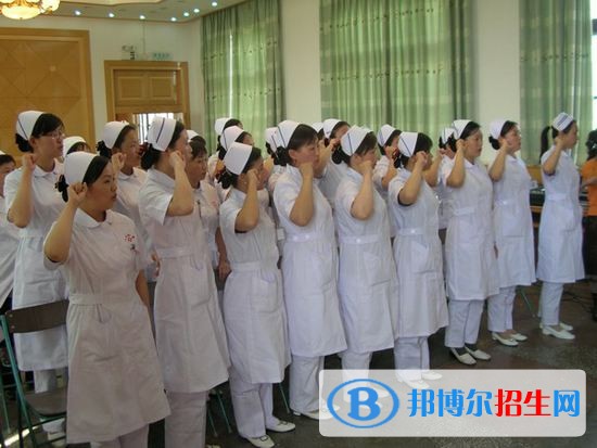 重慶護(hù)理職業(yè)學(xué)院單招成績查詢時間