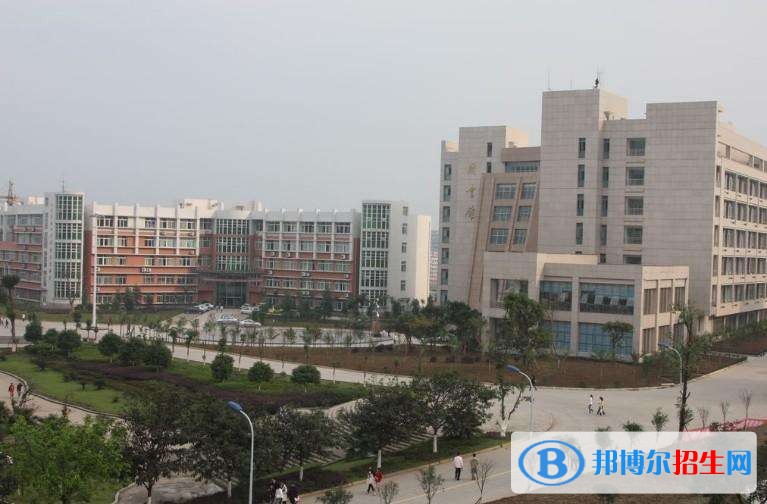 成都初中畢業(yè)讀中專(zhuān)學(xué)校好嗎