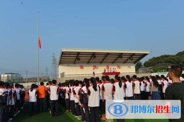 成都中專學校都有什么專業(yè)適合女生