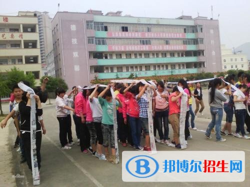 貴陽讀中專學(xué)校要初中畢業(yè)證嗎