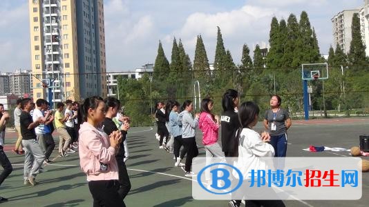 貴陽(yáng)中專學(xué)校和高中的區(qū)別