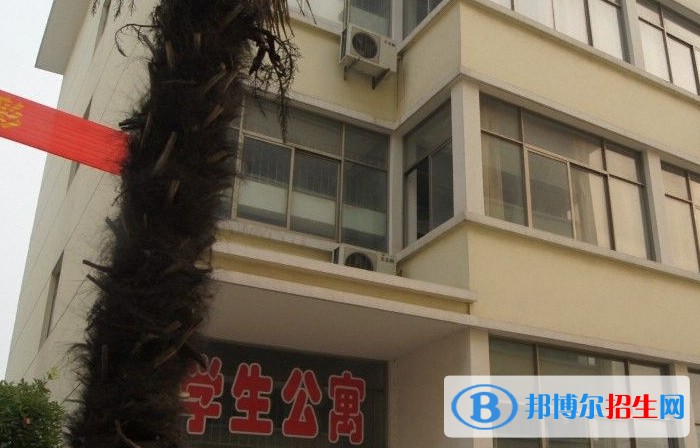 海安技工學(xué)校2019年報(bào)名條件、招生對(duì)象