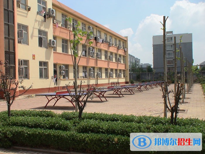 江蘇如皋職業(yè)教育中心校2019年報(bào)名條件、招生對(duì)象