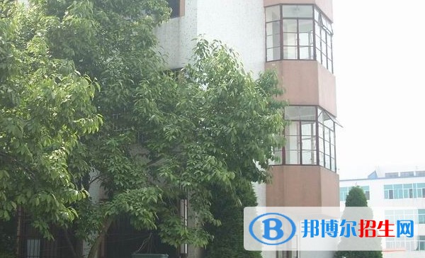連云港工貿(mào)學校網(wǎng)站網(wǎng)址
