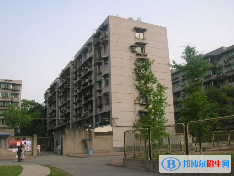 成都哪里的中專學(xué)校比較好