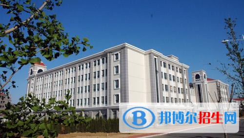 青島港灣職業(yè)技術(shù)學(xué)院?jiǎn)握袌?bào)名時(shí)間