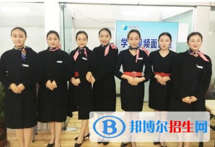 四川中專學校生可以考大學嗎