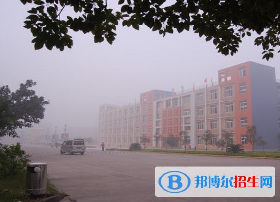 宜賓職業(yè)技術(shù)學(xué)院五年制大專2019年報(bào)名條件、招生對象