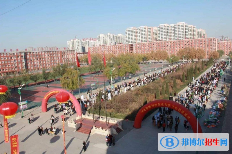 河北外國(guó)語(yǔ)學(xué)院?jiǎn)握谐煽?jī)查詢時(shí)間