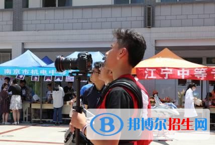 昆明讀中專學(xué)校有沒有用