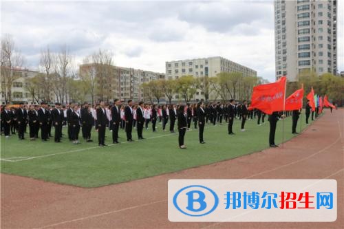 昆明高中好還是中專學(xué)校好