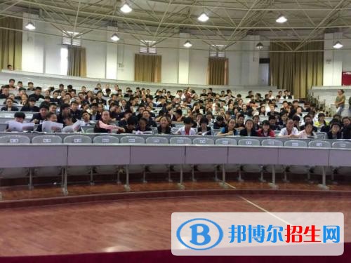 昆明中專學校是大專嗎