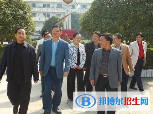 貴州中專學校好還是職高好