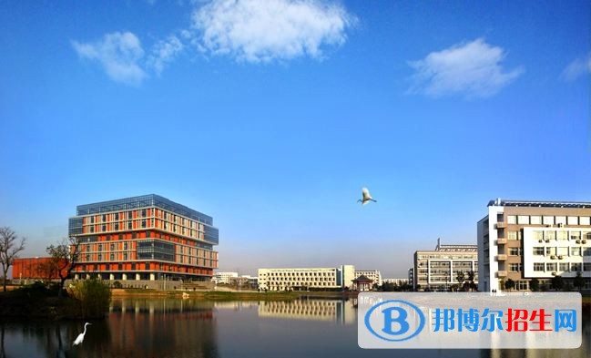 江蘇信息職業(yè)技術(shù)學(xué)院?jiǎn)握袌?bào)名時(shí)間