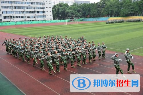 高中畢業(yè)可以讀中專(zhuān)學(xué)校嗎