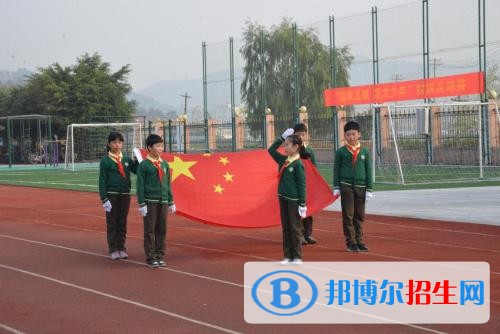 楚雄怎么讀中專學(xué)校