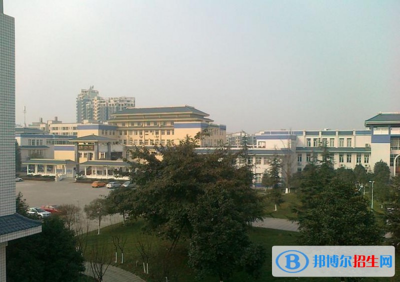 安徽交通職業(yè)技術(shù)學(xué)院?jiǎn)握袌?bào)名條件