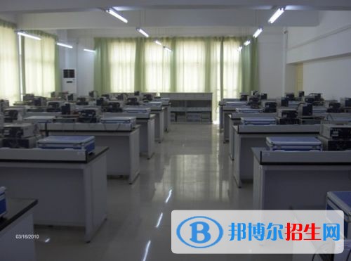 安徽涉外經(jīng)濟(jì)職業(yè)學(xué)院?jiǎn)握袌?bào)名條件