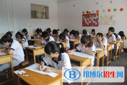 巴中中專學(xué)校