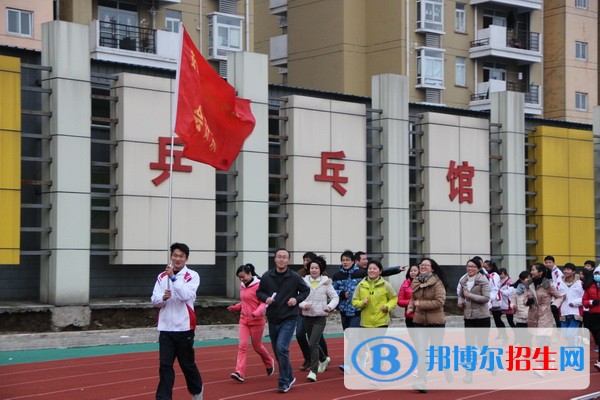 安徽工商職業(yè)學(xué)院?jiǎn)握谐煽?jī)查詢(xún)時(shí)間