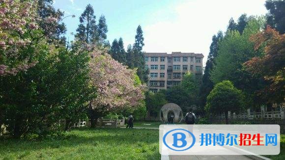 六盤(pán)水中專學(xué)校哪個(gè)比較好