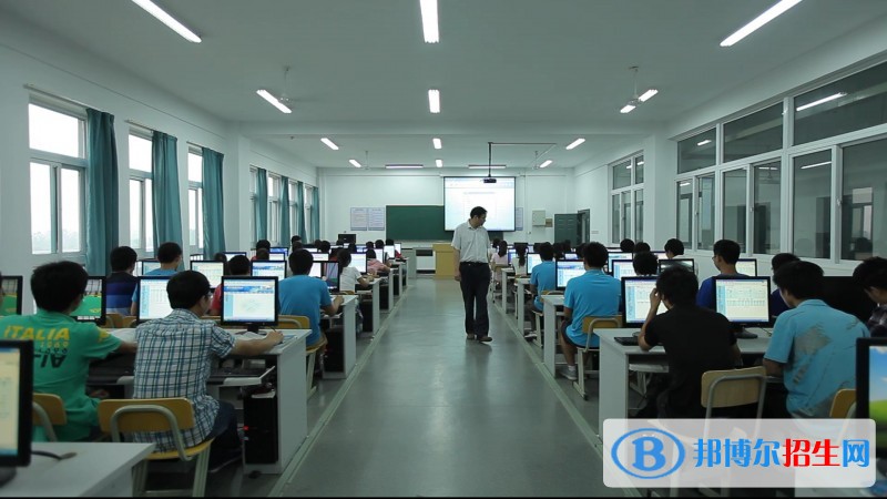 安徽水利水電職業(yè)技術(shù)學(xué)院?jiǎn)握袌?bào)名條件