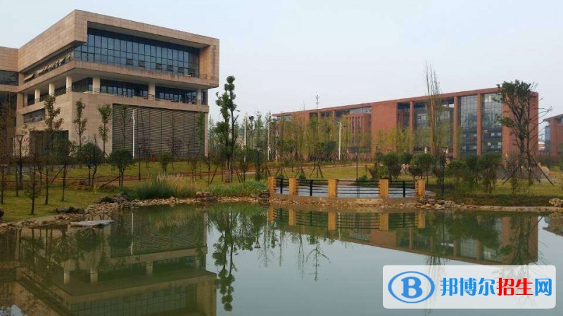 山西輕工職業(yè)技術(shù)學(xué)院?jiǎn)握泻?jiǎn)章