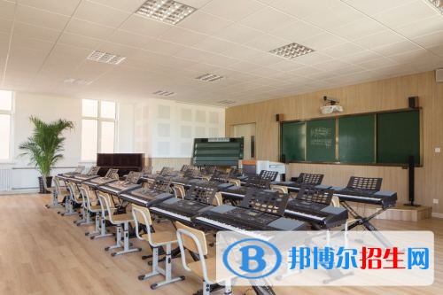 巴中高中畢業(yè)中專學(xué)校