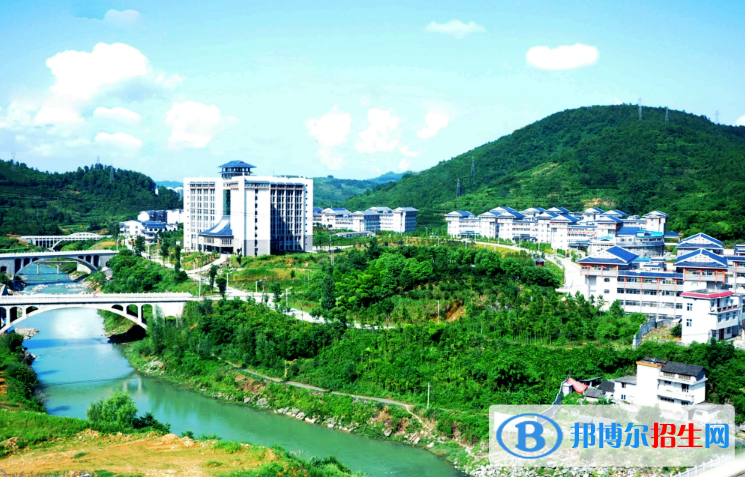 湘西民族職業(yè)技術(shù)學(xué)院?jiǎn)握袌?bào)名時(shí)間