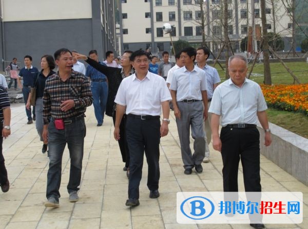 安順高中畢業(yè)上什么中專學(xué)校好