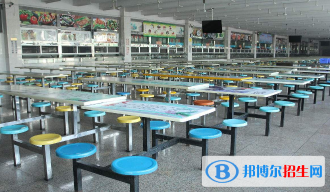 東莞長(zhǎng)安職業(yè)高級(jí)中學(xué)宿舍條件