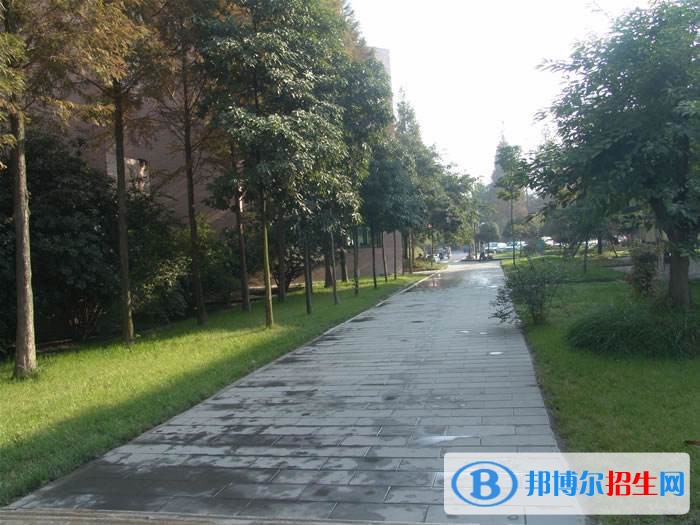 成都農(nóng)業(yè)科技職業(yè)學院五年制大專學校宿舍怎么樣