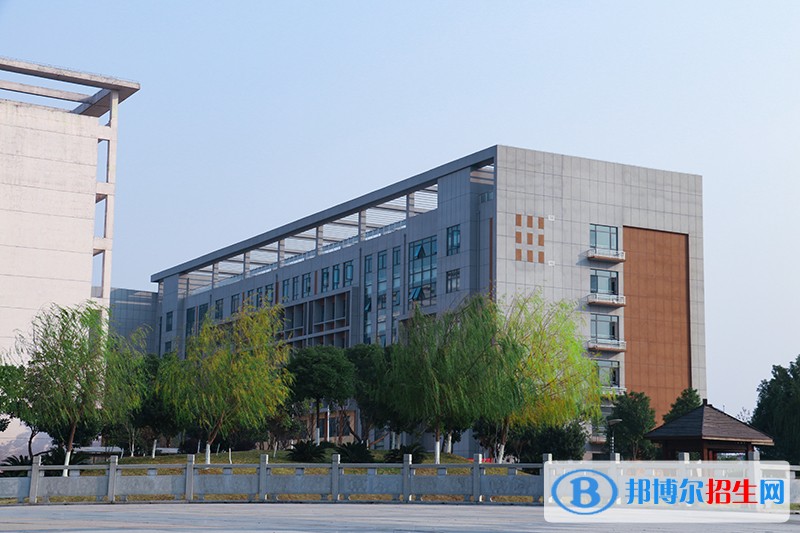 江西制造職業(yè)技術(shù)學(xué)院?jiǎn)握袌?bào)名條件