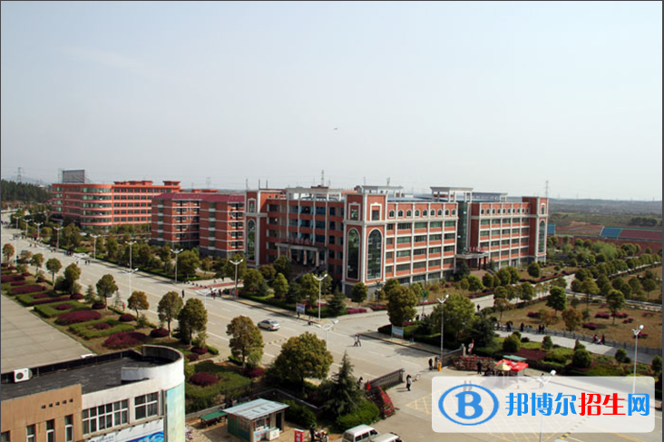 南昌理工學(xué)院?jiǎn)握泻?jiǎn)章