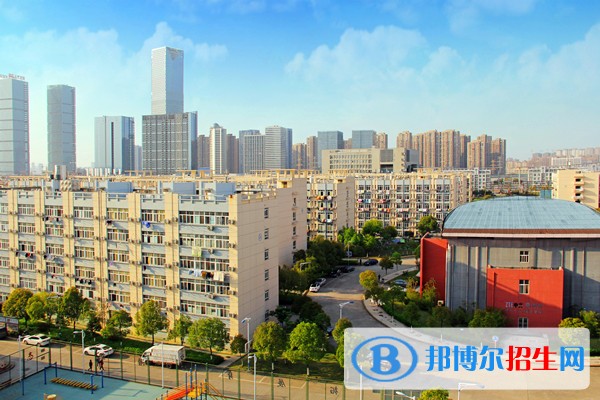 江西現(xiàn)代職業(yè)技術(shù)學(xué)院?jiǎn)握袌?bào)名條件