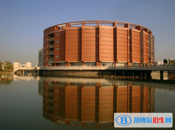 武漢商學院2019年單招錄取分數線