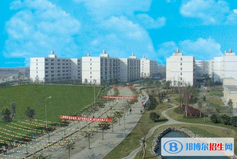 四川交通職業(yè)技術(shù)學(xué)院五年制大專(zhuān)招生辦電話