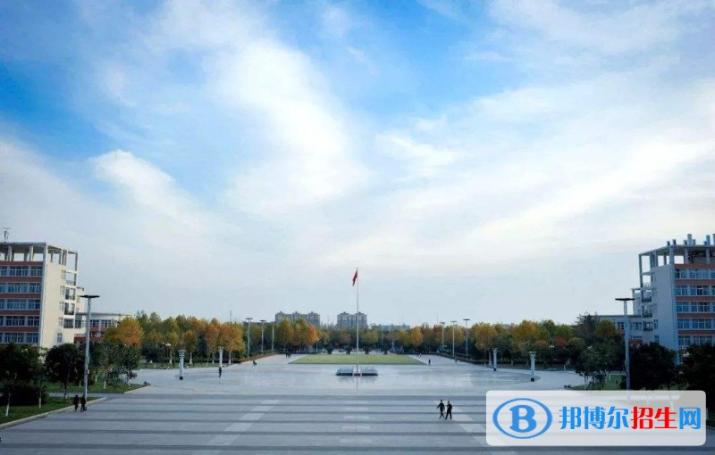 許昌電氣職業(yè)學(xué)院?jiǎn)握泻?jiǎn)章