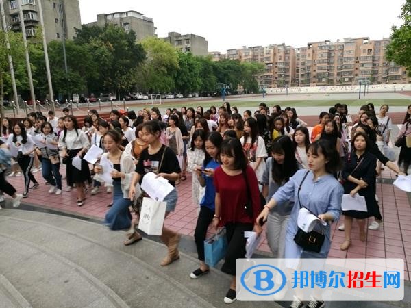 資陽讀中專學(xué)?？梢钥即髮W(xué)嗎