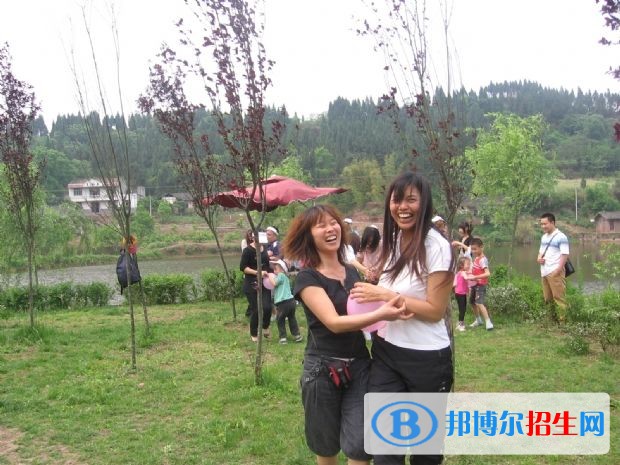 資陽初中畢業(yè)可以讀中專學(xué)校嗎