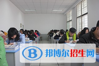 內中專學校學什么比較好