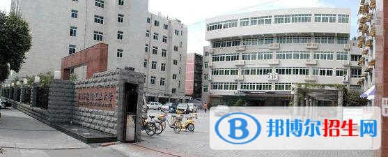 樂山中專學校亂嗎