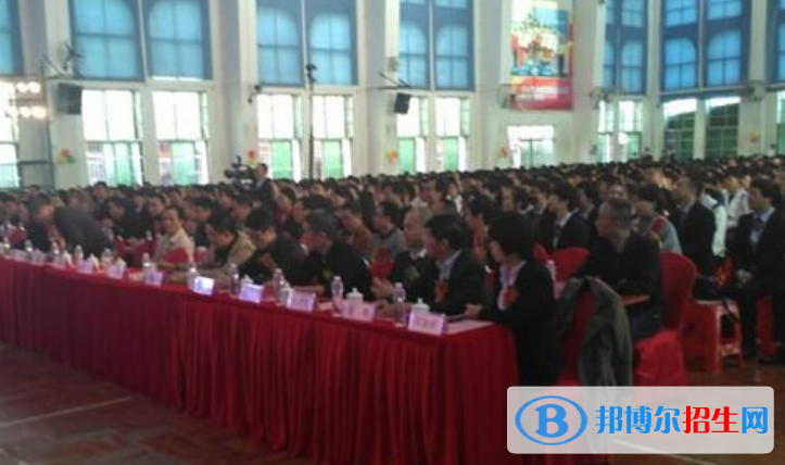 佛山順德區(qū)容桂職業(yè)技術(shù)學(xué)校2019年報名條件、招生對象