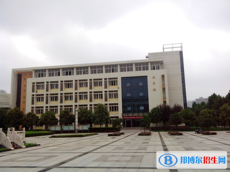 河南推拿職業(yè)學(xué)院?jiǎn)握袌?bào)名時(shí)間