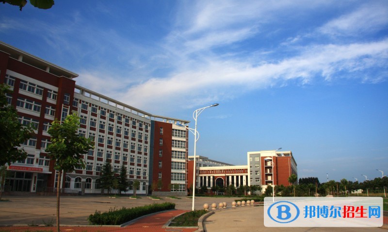 鶴壁職業(yè)技術(shù)學(xué)院單招報(bào)名時(shí)間