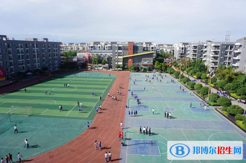 成都鐵路工程學(xué)校五年制大專(zhuān)招生辦點(diǎn)話(huà)