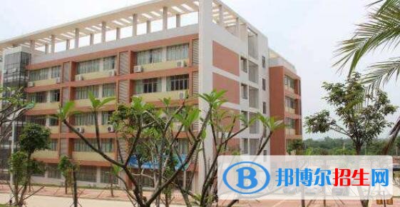 化州綜合職業(yè)技術(shù)學(xué)校2019年報(bào)名條件、招生對象